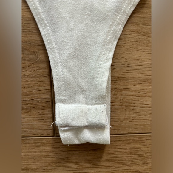 Gaze Bodysuit - Picture 2 of 5